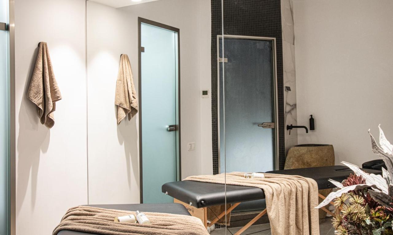 Altera Pars Suites Mesaria Exteriör bild