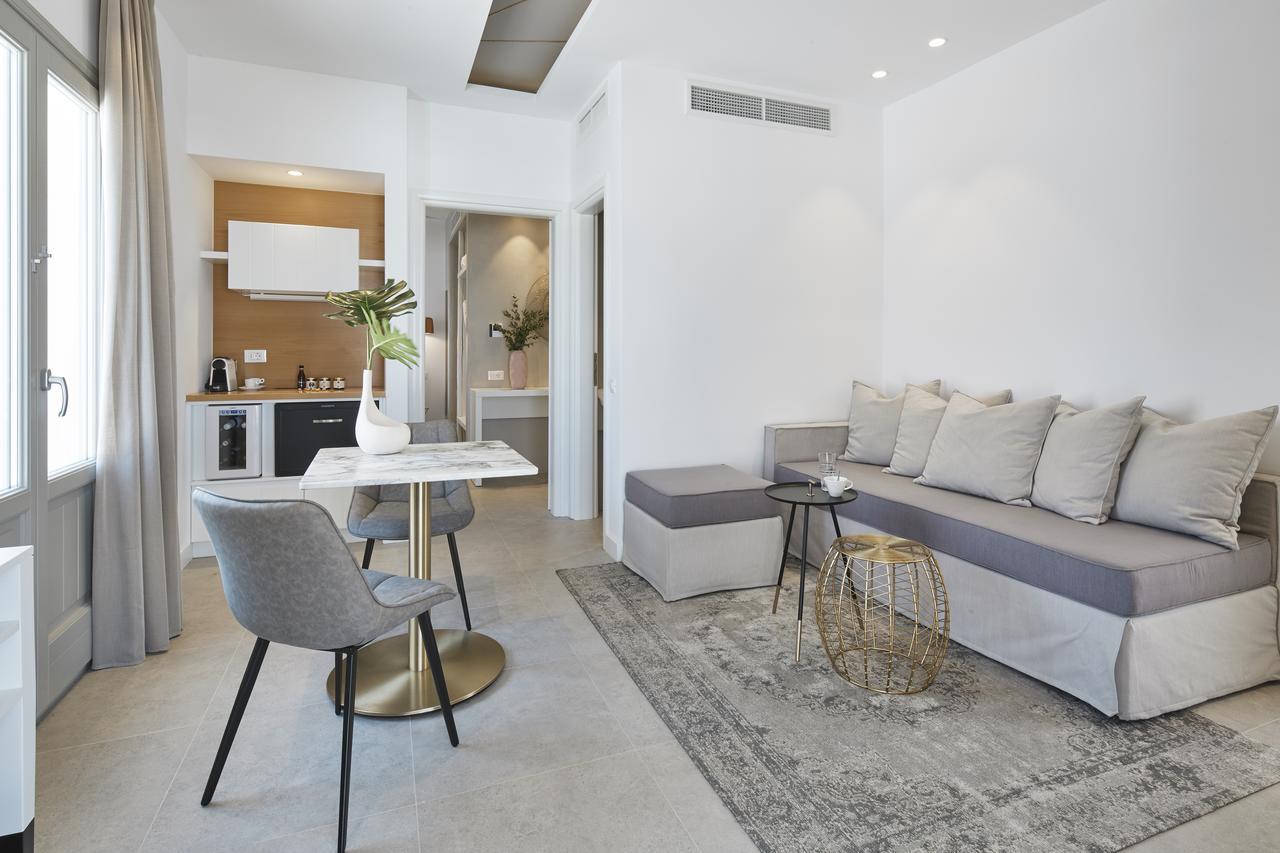 Altera Pars Suites Mesaria Exteriör bild
