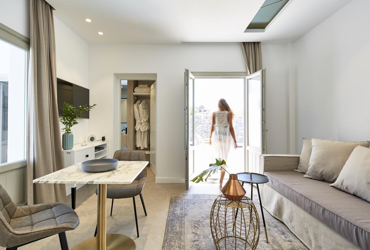 Altera Pars Suites Mesaria Exteriör bild